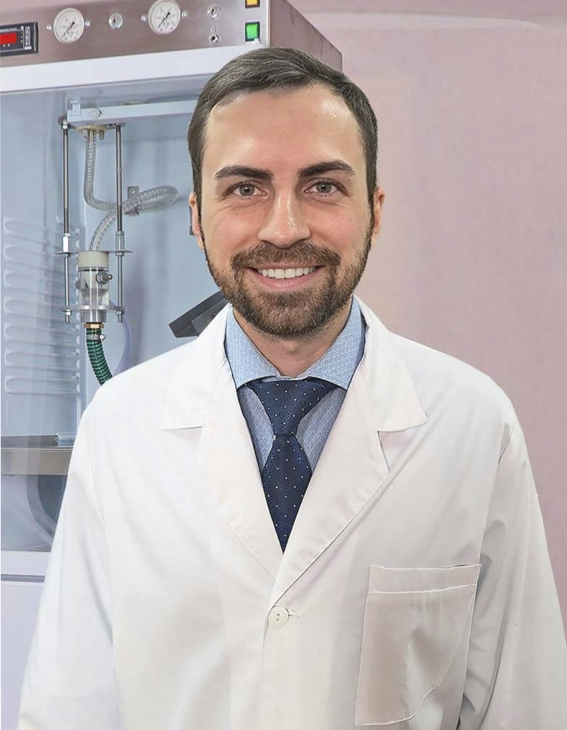Alex Kacman vedúci inžinier želatínových kapsúl